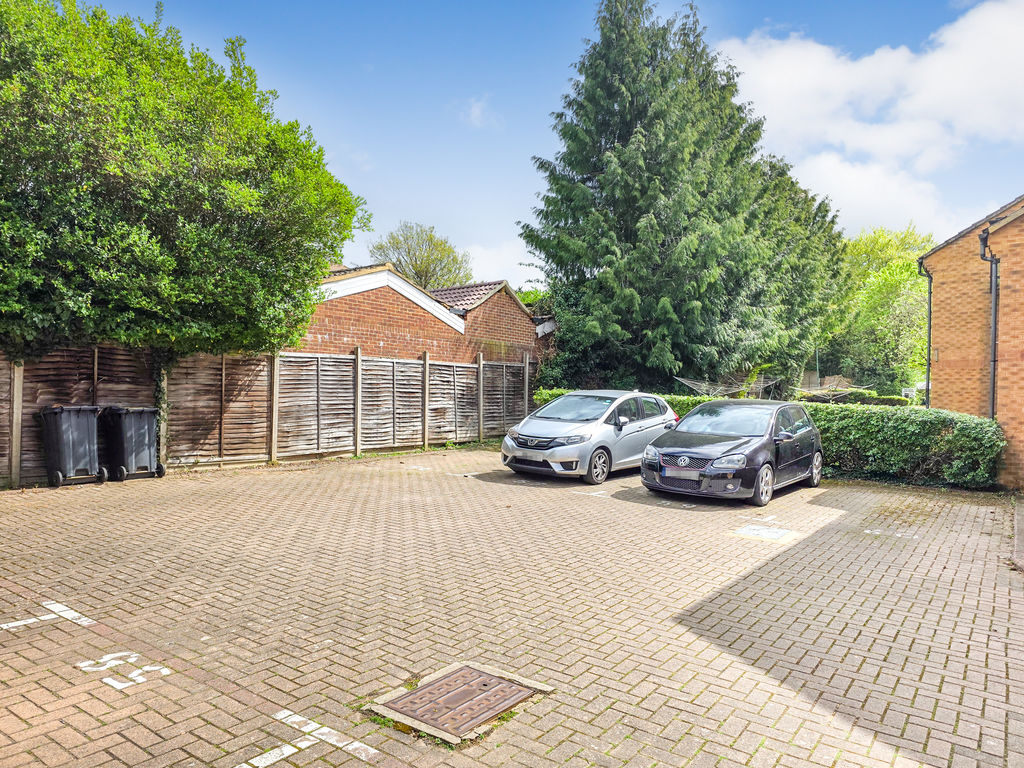 Knaves Hollow Wooburn Moor